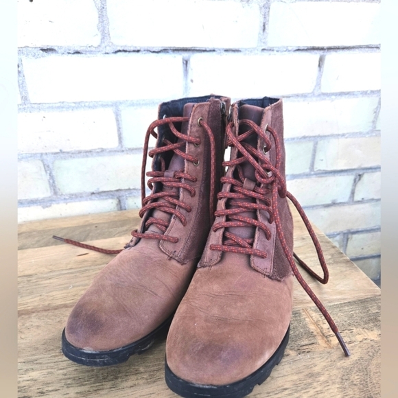 Sorel Emelie Short Boots - Picture 3 of 9